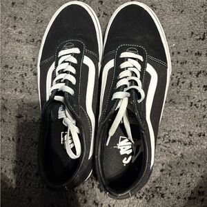 Vans women Black and White Sneakers